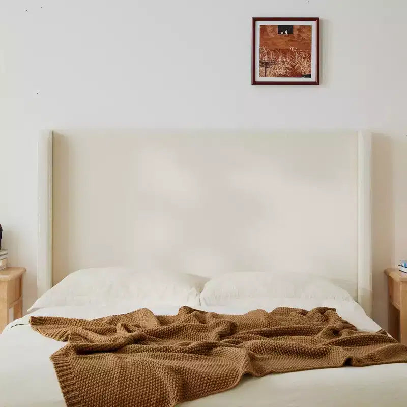 Letto king-size imbottito con testiera ad ali, con base a piattaforma per 2 adulti